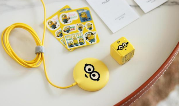 努比亚联名小黄人 努比亚联名小黄人